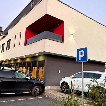 Swiss Plus Hotel Bihać Buitenkant foto