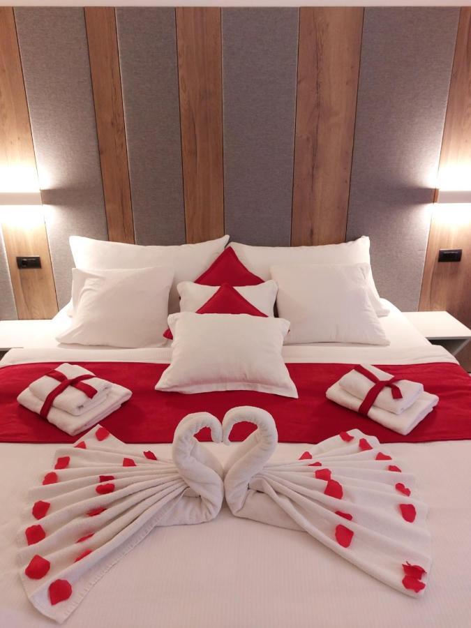 Swiss Plus Hotel Bihać Buitenkant foto