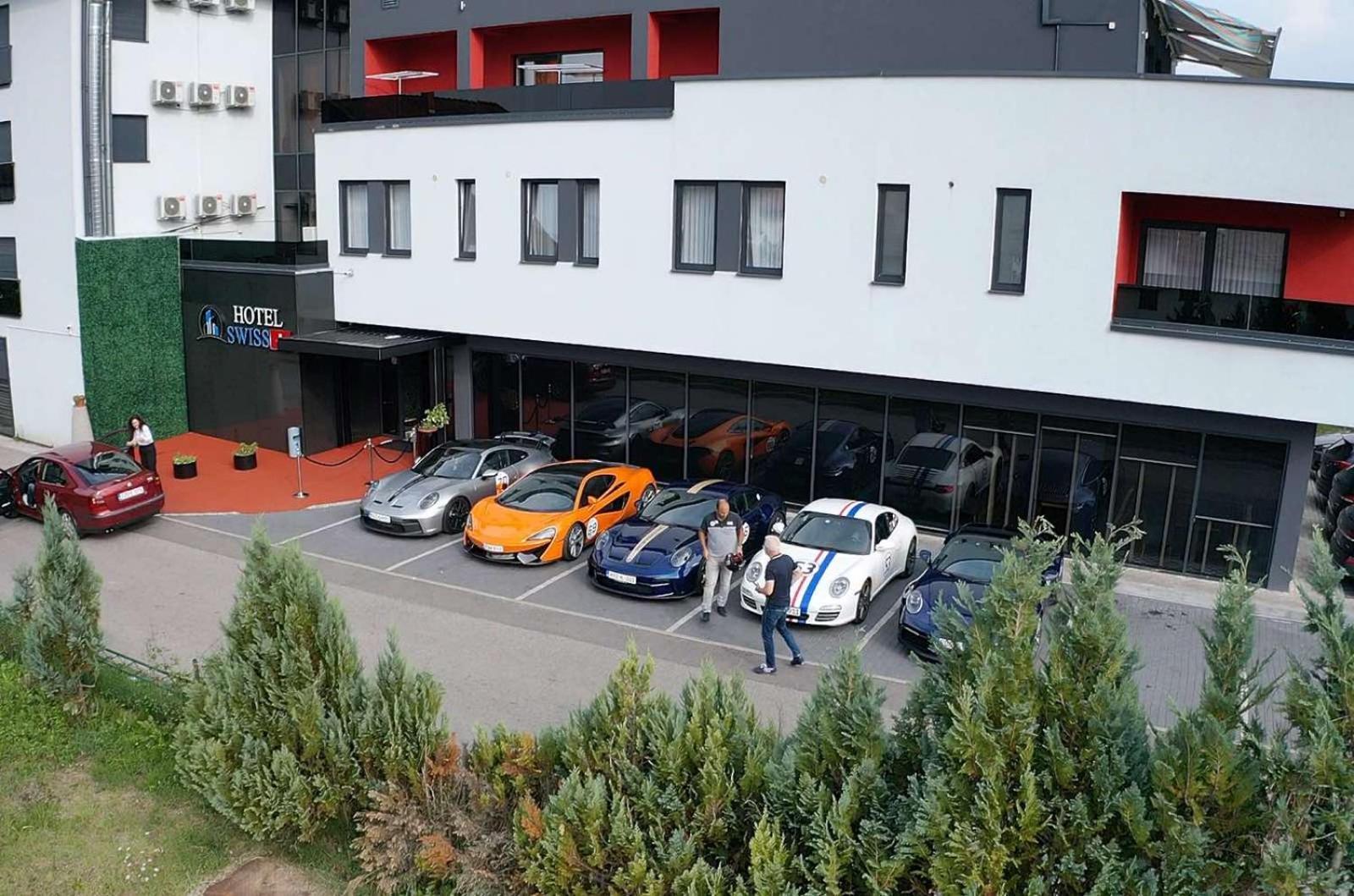 Swiss Plus Hotel Bihać Buitenkant foto