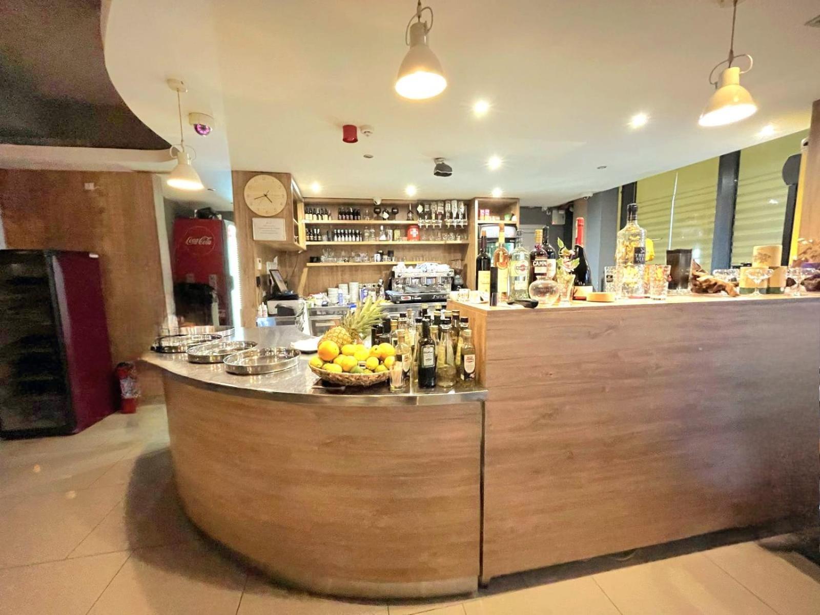 Swiss Plus Hotel Bihać Buitenkant foto