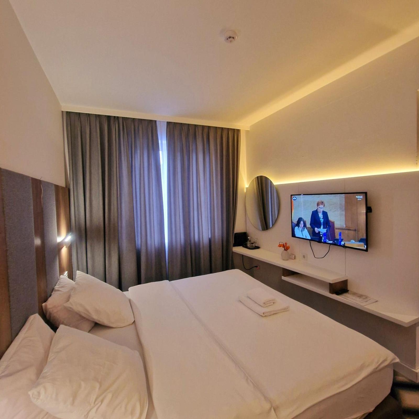 Swiss Plus Hotel Bihać Buitenkant foto
