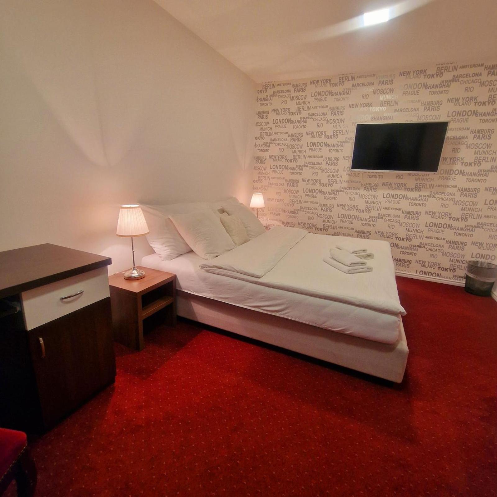Swiss Plus Hotel Bihać Buitenkant foto